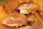イソマグロの漬け握り