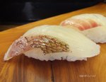 初夏小振りマダイの皮霜造り握り
