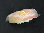 シマウシノシタの昆布締め握り
